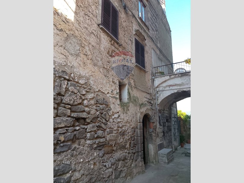 Casa Indipendente in Vendita a Sessa Aurunca, 20'000€, 80 m²