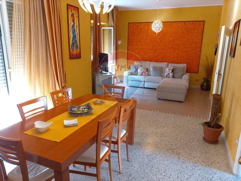 Quadrilocale in Vendita a Sessa Aurunca, 126'000€, 135 m²