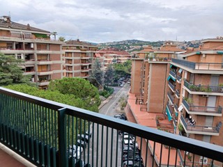 Quadrilocale in Affitto a Perugia, 700€, 120 m²
