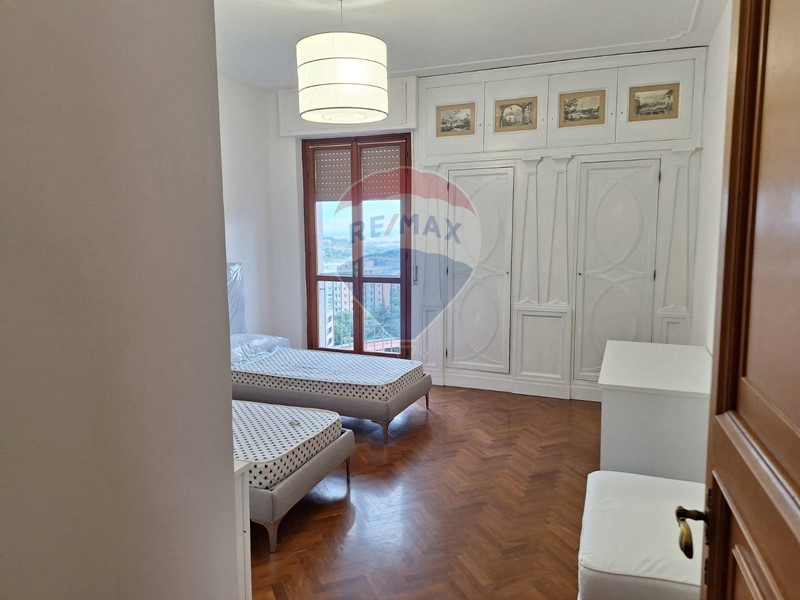 Stanza in Affitto a Perugia, 270€, 145 m²