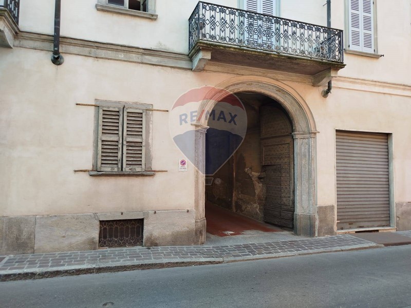 Trilocale in Vendita a Stradella, 95'000€, 105 m²