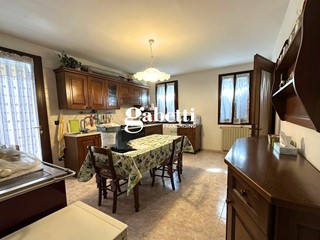 Casa Indipendente in Vendita a Conselve, 170'000€, 210 m²