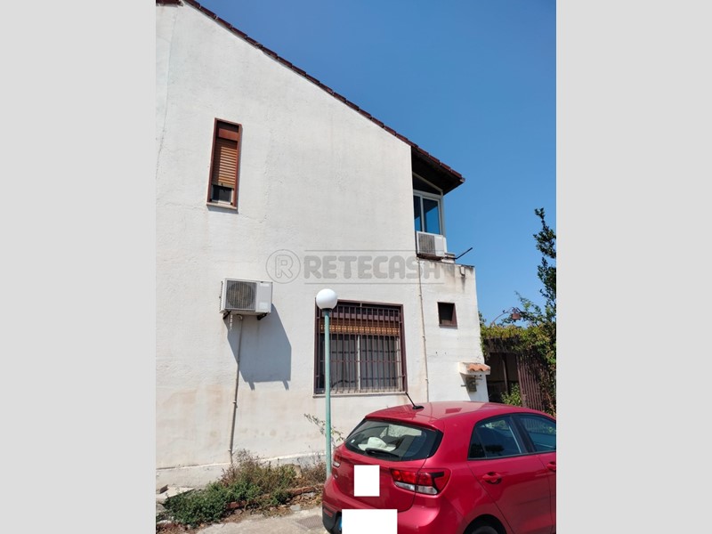 Casa Semi Indipendente in Vendita a Falcone, 48'000€, 80 m², arredato