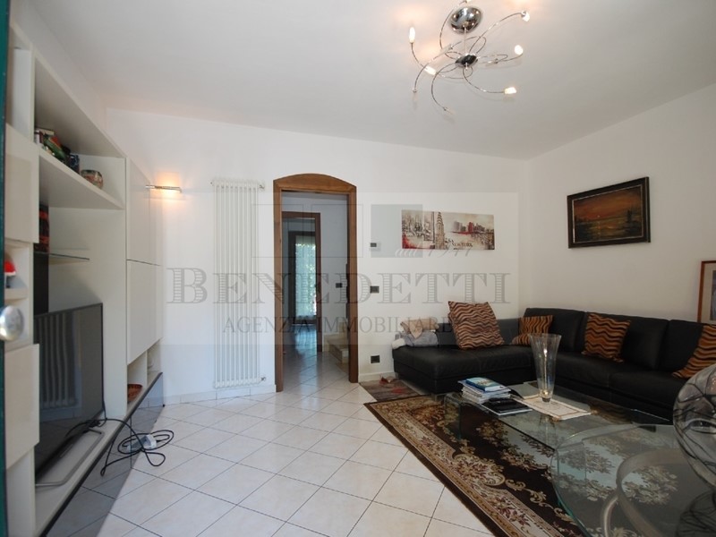 Casa Semi Indipendente in Vendita a Pietrasanta, zona Centro Storico Pressi, 420'000€, 150 m²