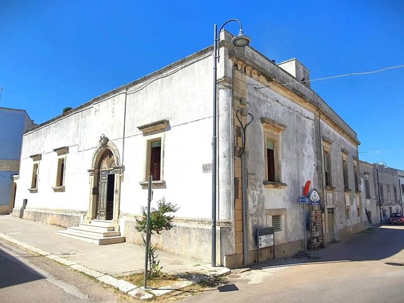 Villa in Vendita a Minervino di Lecce, 317'000€, 488 m²