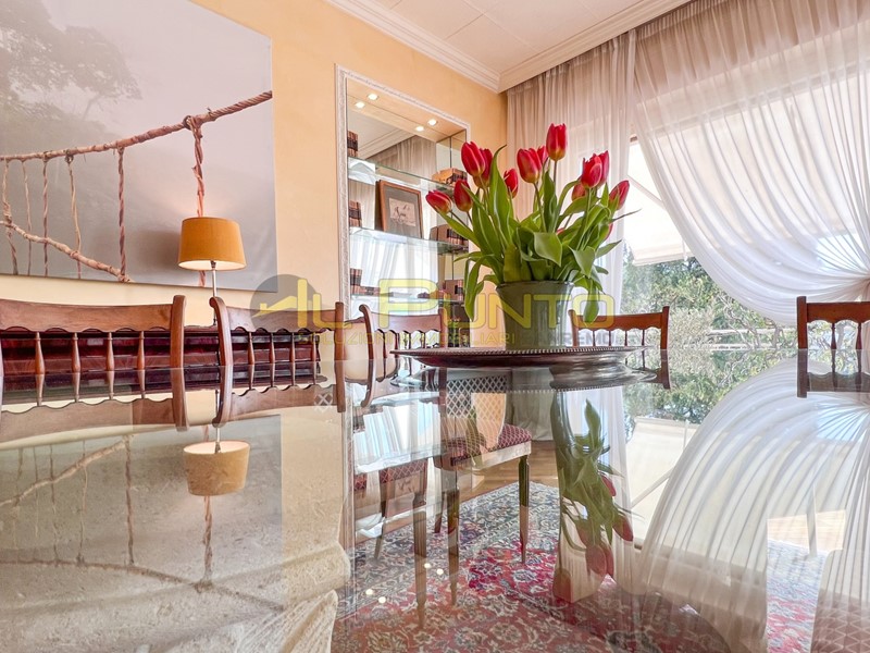 Appartamento in Vendita a Sanremo, 720'000€, 240 m²