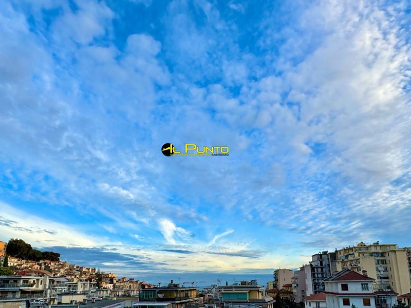 Attico in Vendita a Sanremo, 295'000&euro;, 101 m²