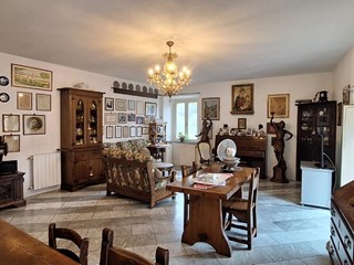 Appartamento in Vendita a Borgo a Mozzano, 100'000&euro;, 145 m²