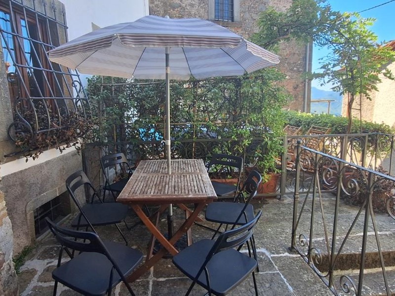 Casa Indipendente in Vendita a Bagni di Lucca, zona Longoio Gombereto, 150'000€, 130 m², arredato