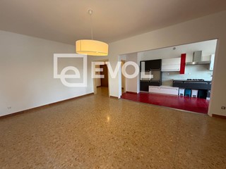 Quadrilocale in Vendita a Udine, 138'000&euro;, 128 m²