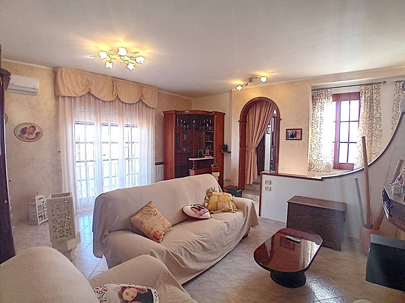 Casa Indipendente in Vendita a Diso, 157'000€, 260 m²