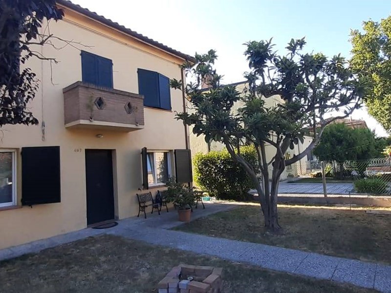 Casa Indipendente in Vendita a Ferrara, 200'000&euro;, 215 m²