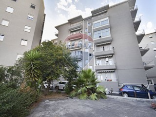 Appartamento in Vendita a Catania, 160'000&euro;, 110 m²
