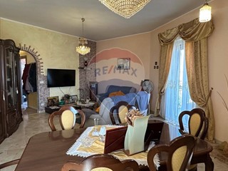 Appartamento in Vendita a Belpasso, 148'000€, 176 m²