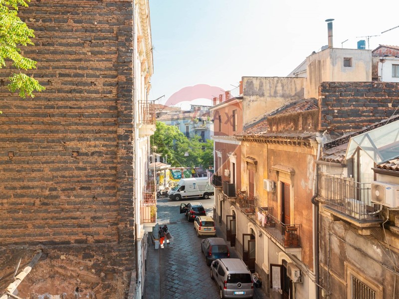 Trilocale in Vendita a Catania, 63'000&euro;, 90 m²