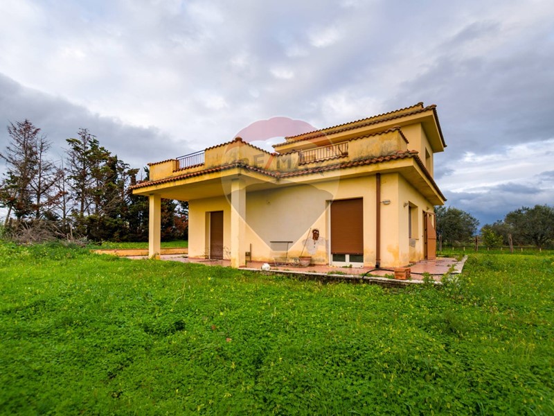 Villa in Vendita a Partinico, 160'000€, 125 m²