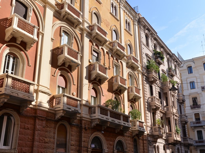 Quadrilocale in Affitto a Bari, 3'000€, 210 m²
