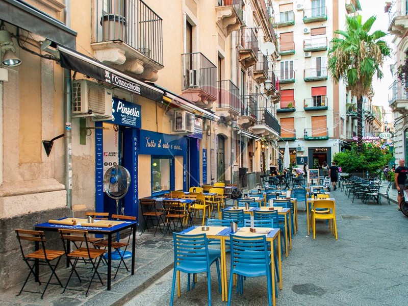 Immobile commerciale in Vendita a Catania, 50'000&euro;, 80 m²