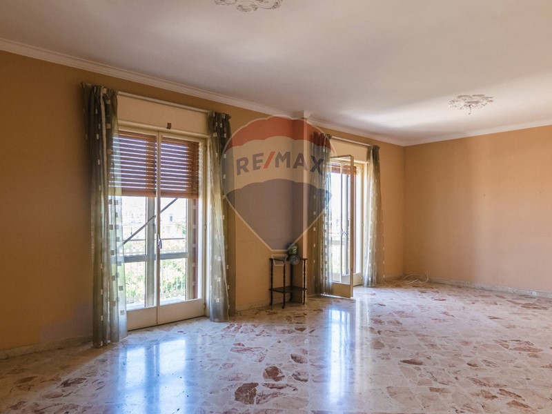 Trilocale in Vendita a Catania, 135'000&euro;, 95 m²