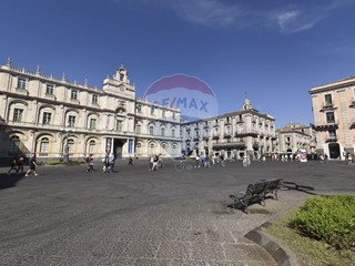 Immobile commerciale in Vendita a Catania, 249'000&euro;, 128 m²