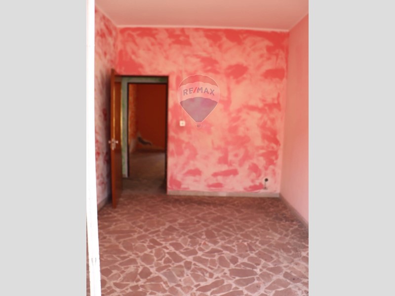 Casa Semi Indipendente in Vendita a Mascali, 75'000€, 189 m²