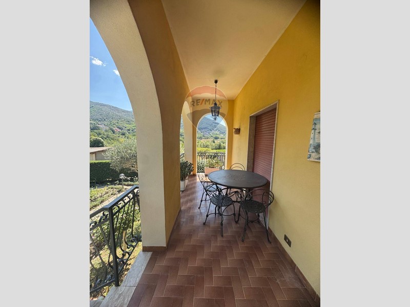 Casa Indipendente in Vendita a Sant'Elia Fiumerapido, 284'000€, 343 m²