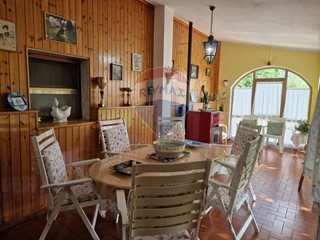 Casa Indipendente in Vendita a Sant'Elia Fiumerapido, 284'000€, 343 m²