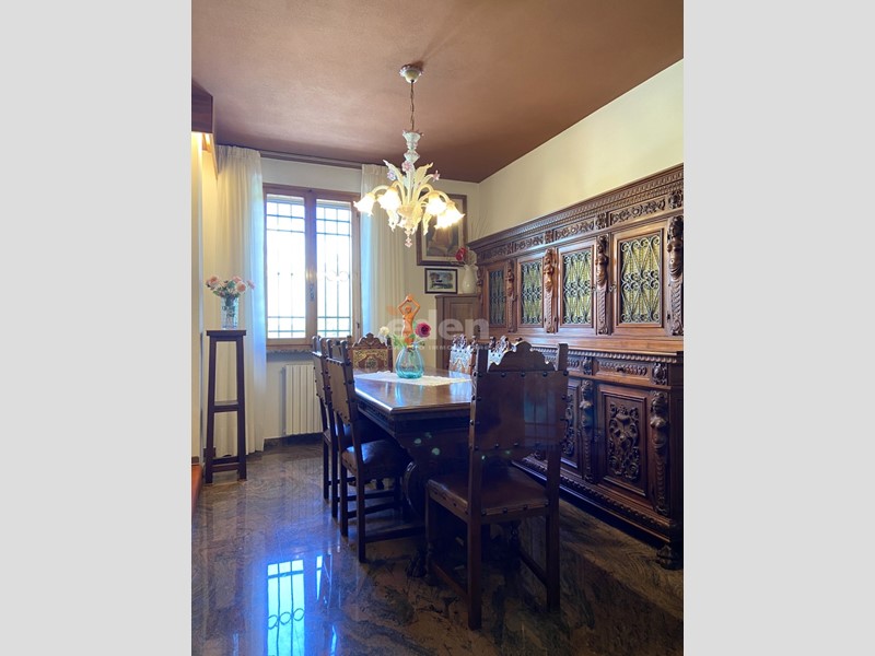 Villa in Vendita a Castelfranco Emilia, zona castelfranco emilia, 415'000€, 340 m², con Box