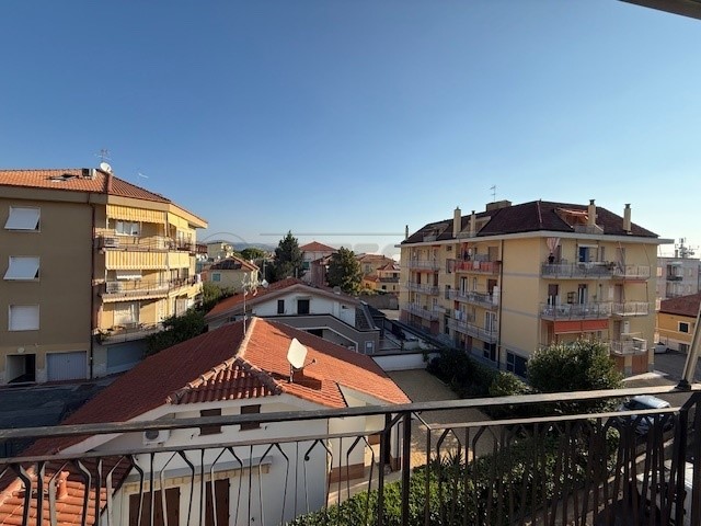 Quadrilocale in Vendita a Loano, 235'000&euro;, 70 m², arredato