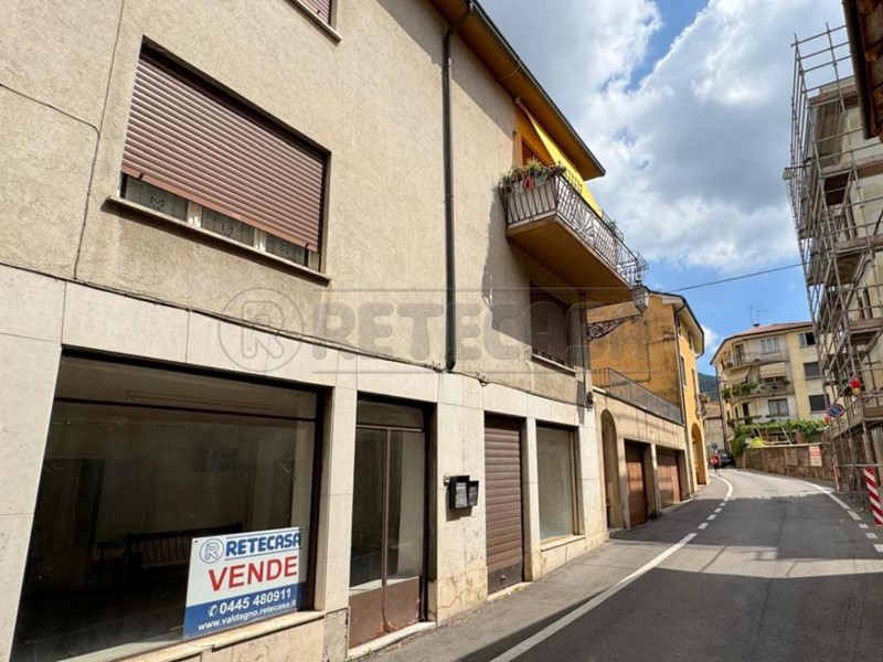 Appartamento in Vendita a Valdagno, zona CENTRO STORICO, 65'000€, 70 m²