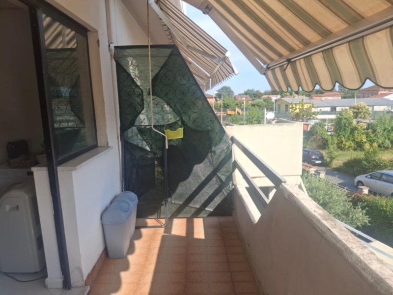 Quadrilocale in Affitto a Carrara, zona Marina di Carrara, 1'200€, 100 m², arredato
