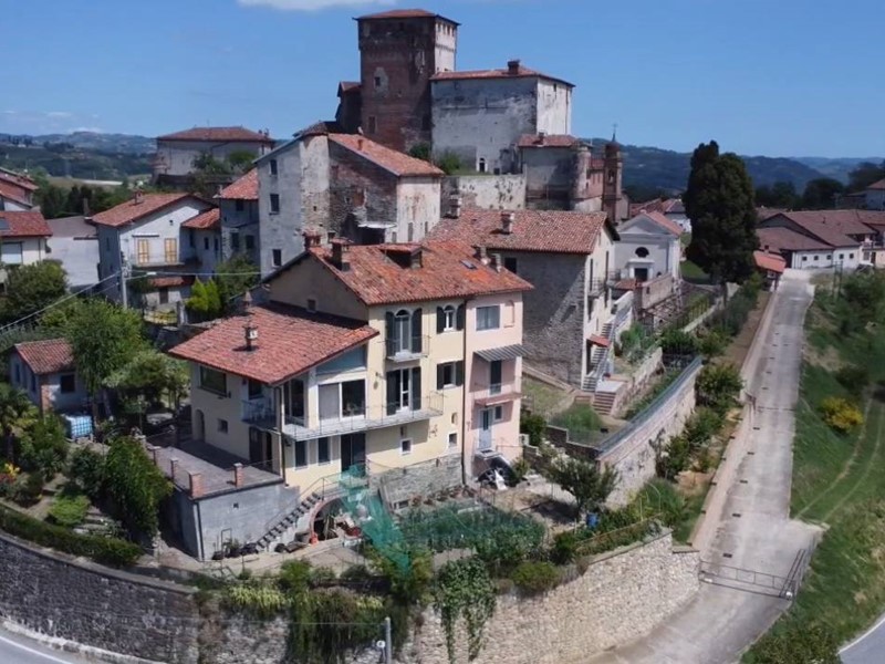 Casa Indipendente in Vendita a Cigliè, 330'000€, 300 m²