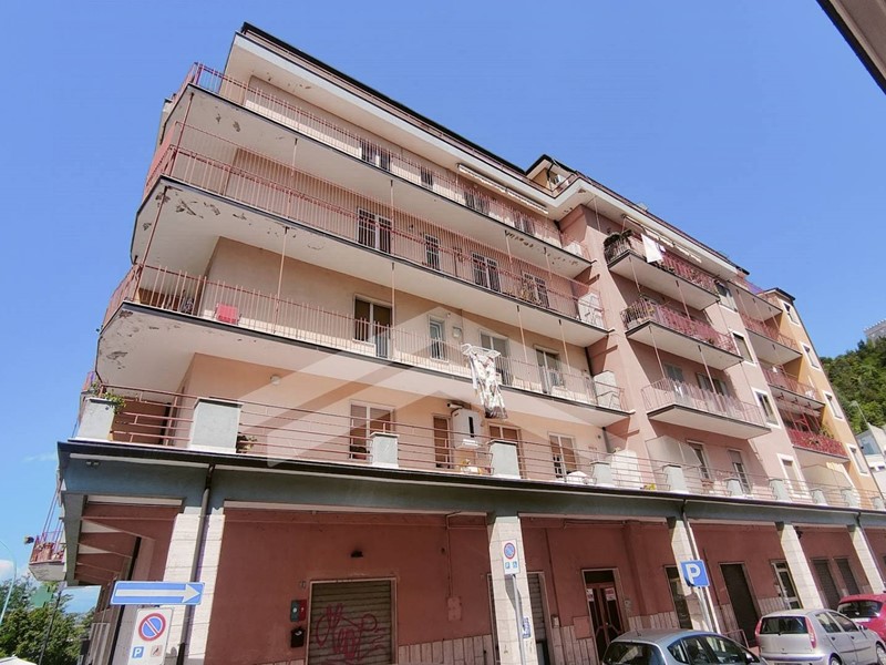 Appartamento in Vendita a Campobasso, 119'000€, 145 m²