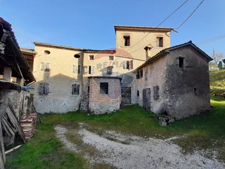 Rustico in Vendita a Follina, 160'000€, 569 m², con Box