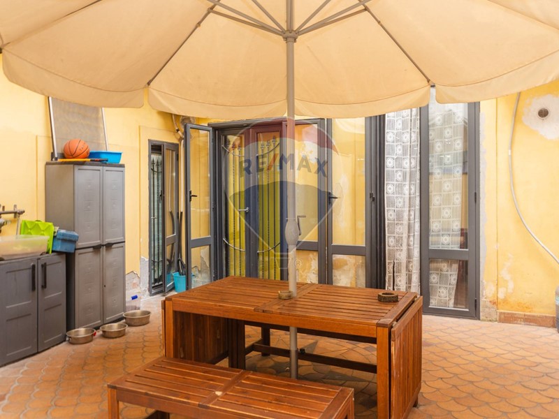 Casa Indipendente in Vendita a Catania, 229'000&euro;, 270 m²