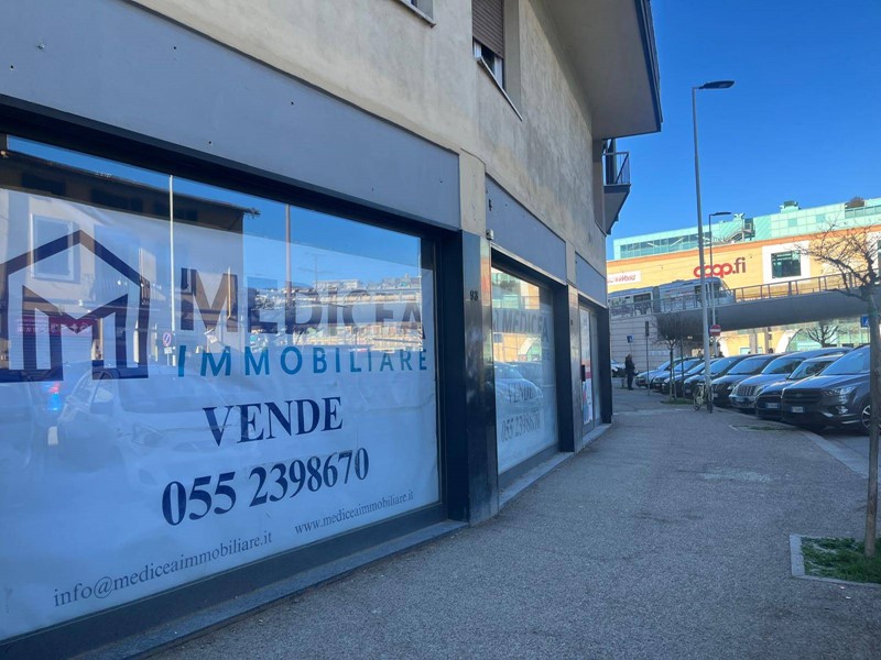 Immobile commerciale in Affitto a Firenze, 6'000€, 466 m²