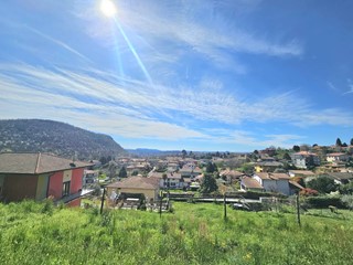 Terreno edificabile in Vendita a Laveno Mombello, 155'000€, 2100 m²
