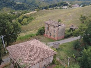 Casa Indipendente in Vendita a Monte San Pietro, 192'000€, 205 m²