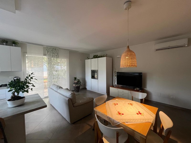 Villa bifamiliare in Vendita a San Leo, zona Pietracuta, 215'000€, 140 m², con Box