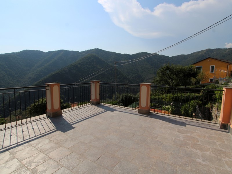 Trilocale in Vendita a Avegno, zona Testana, 298'000€, 70 m²