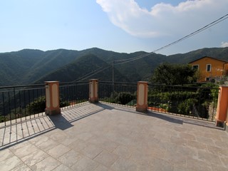 Trilocale in Vendita a Avegno, zona Testana, 298'000€, 70 m²