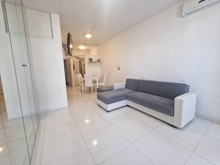 Monolocale in Vendita a Carrara, zona Marina di Carrara, 130'000€, 30 m², arredato
