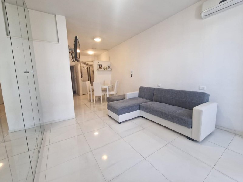 Monolocale in Vendita a Carrara, zona Marina di Carrara, 130'000€, 30 m², arredato