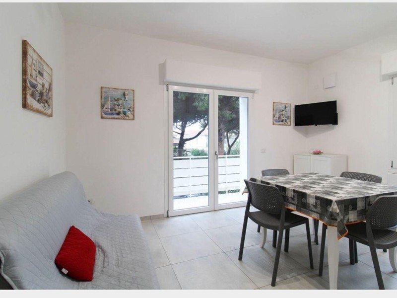 Quadrilocale in Vendita a Cecina, zona Cecina Marina, 350'000€, 87 m², arredato