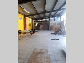 Capannone in Affitto a Capannori, 800€, 170 m²