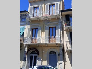 Appartamento in Vendita a Viareggio, 549'000€, 180 m²