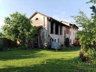 Casa Indipendente in Vendita a Borgo Valbelluna, 200'000€, 270 m²