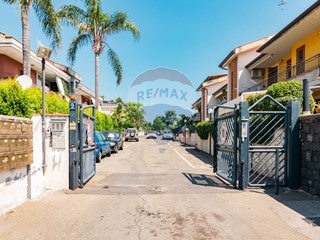 Trilocale in Vendita a Mascali, 69'000€, 50 m²