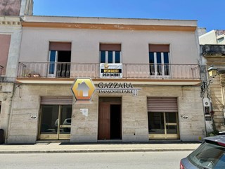 Casa Indipendente in Vendita a Canicattini Bagni, 169'000€, 395 m²