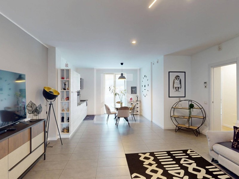 Trilocale in Vendita a Padenghe sul Garda, 405'000€, 140 m²